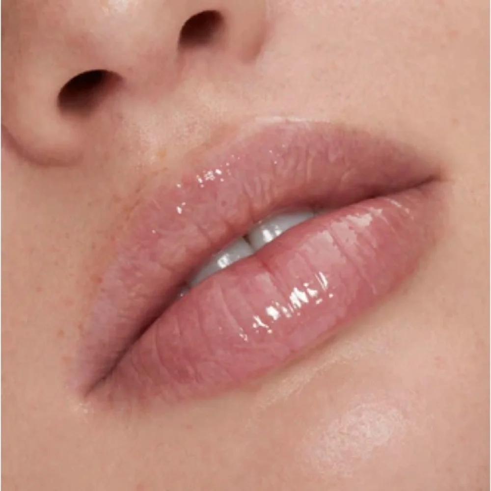 RARE PINK ROLLERBALL GLOSS